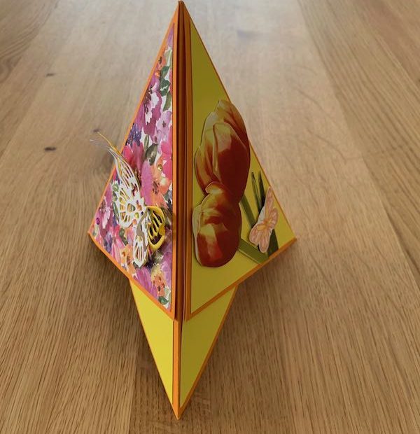 Triangle Karte gelb stehend